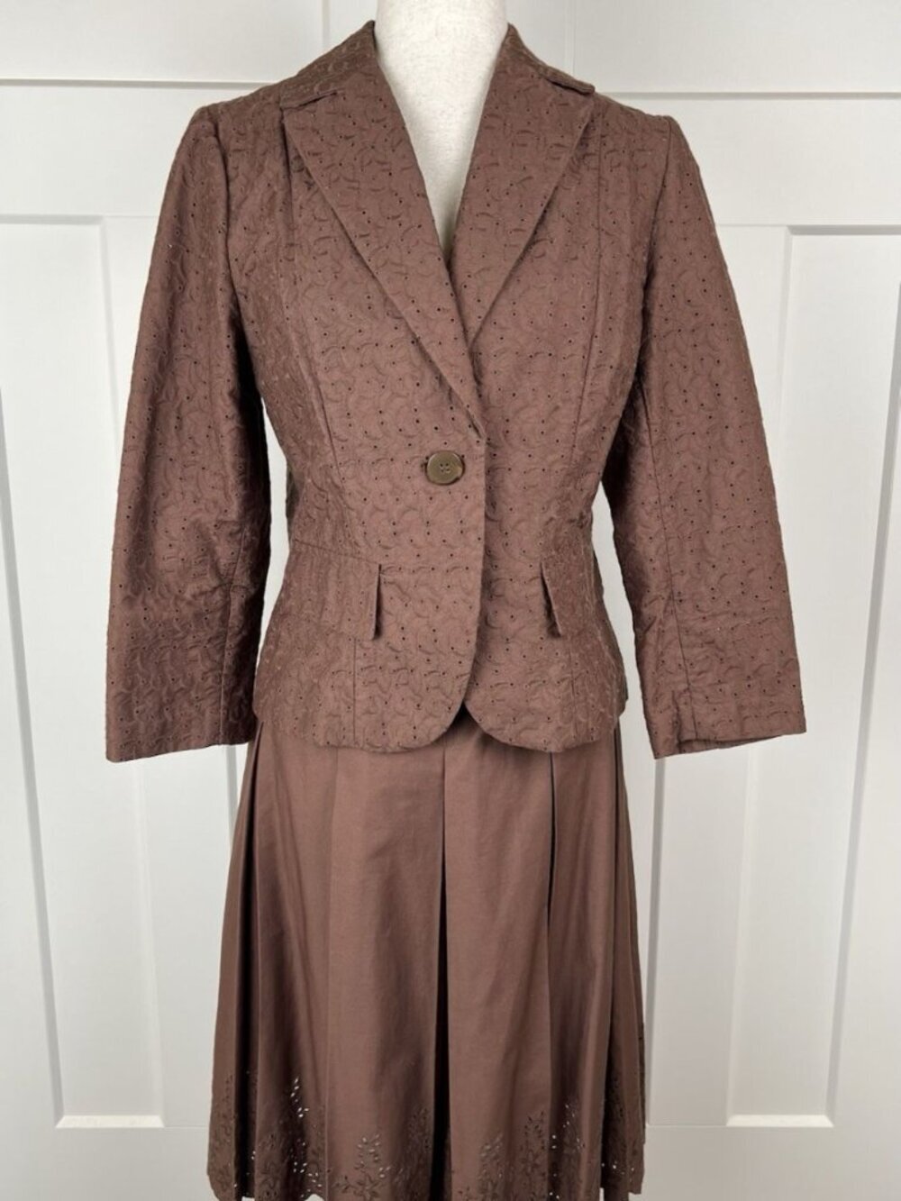 Vintage Apostrophe Brown Eyelet Embroidered Skirt Suit Set Jacket 8 Skirt 10